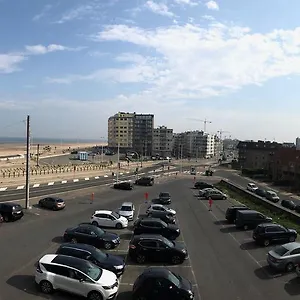 Apartment Hydro Palace, Ostende